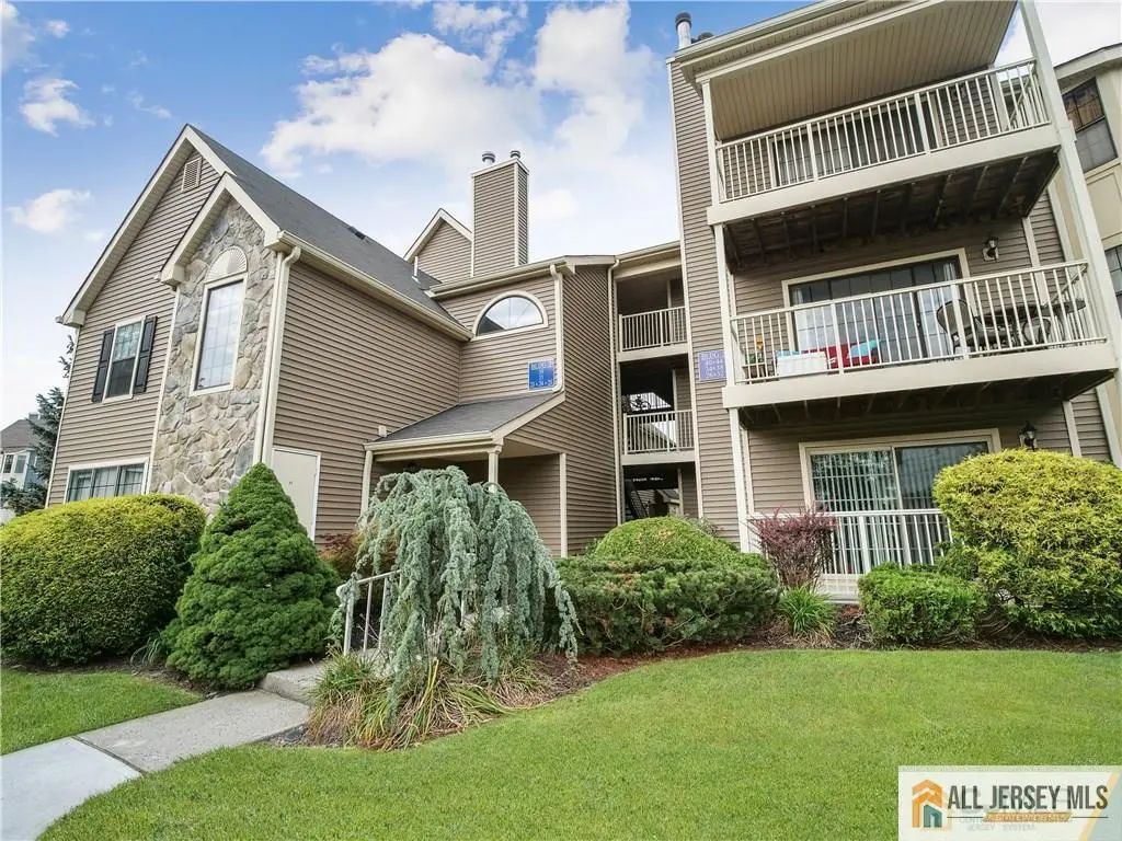 39 Lear Court, East Brunswick