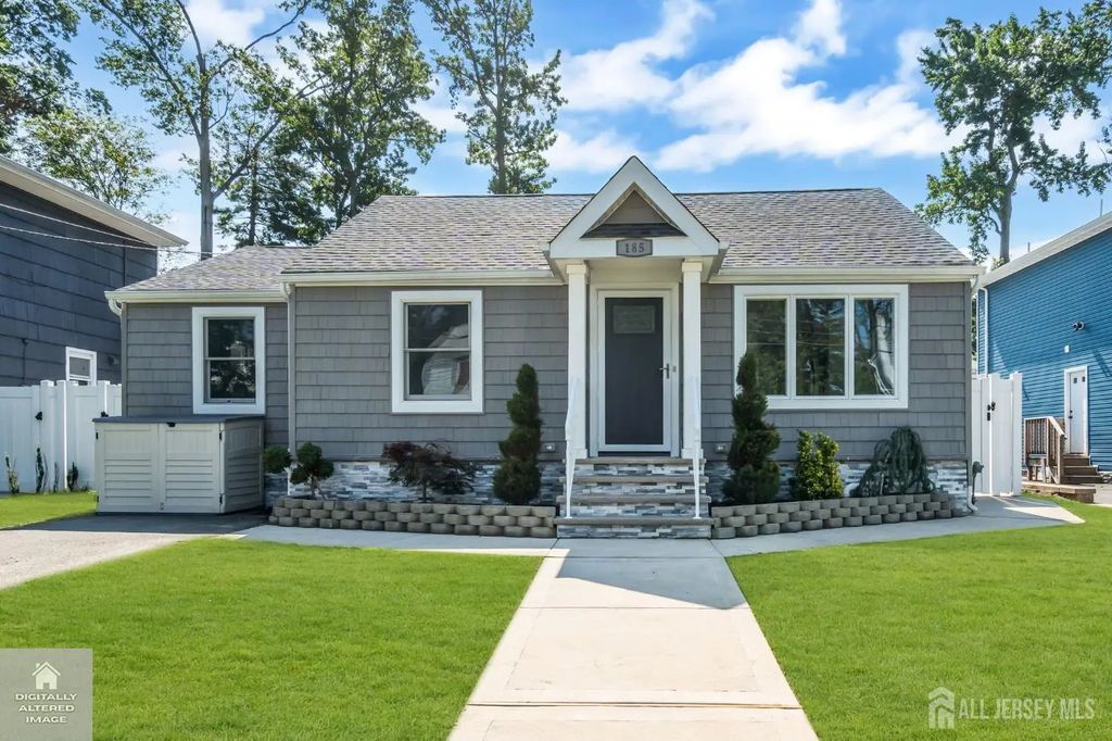 185 E Cliff Road, Colonia