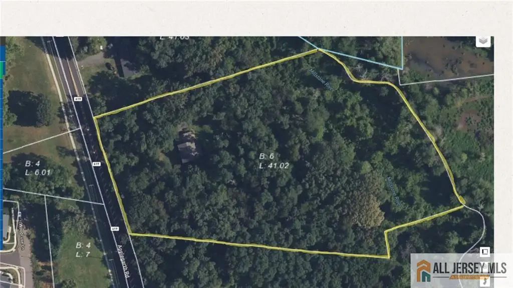 123 Applegarth Road, Monroe