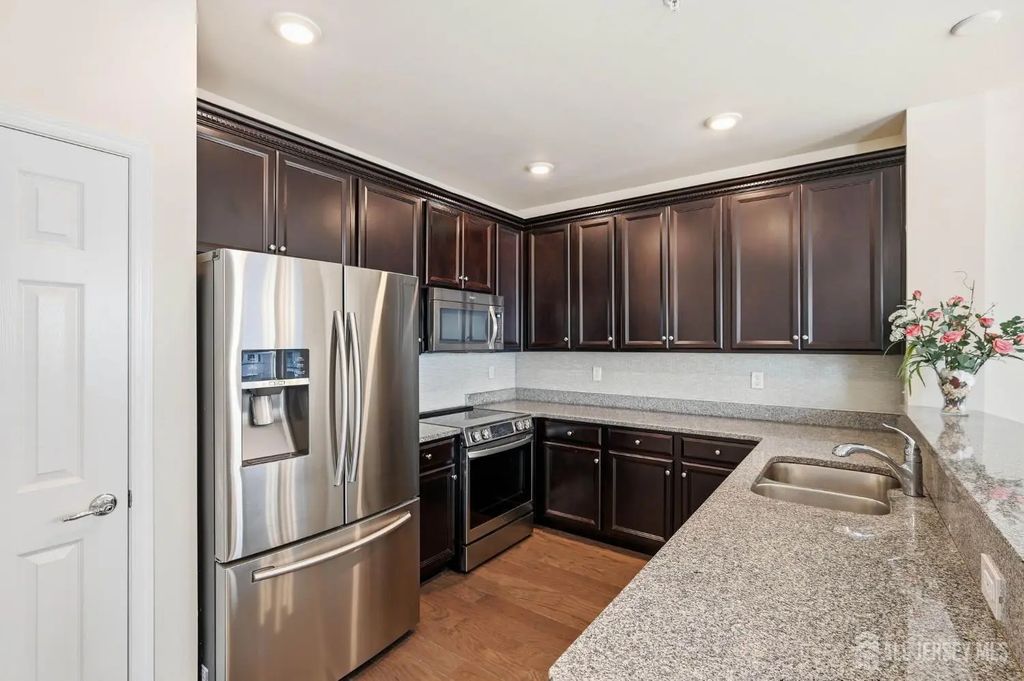 1424 Hudson Circle, Highland Park