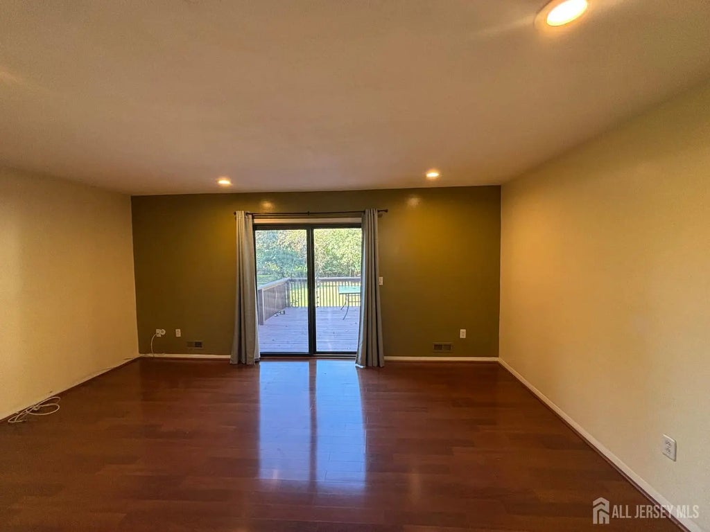 115 Dunham Avenue, Edison