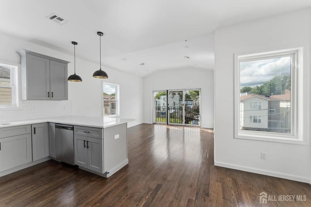 910 Bergen Street, Newark