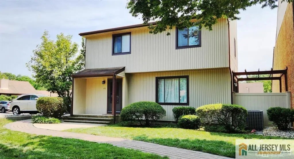 41 Ardsley Court, East Brunswick