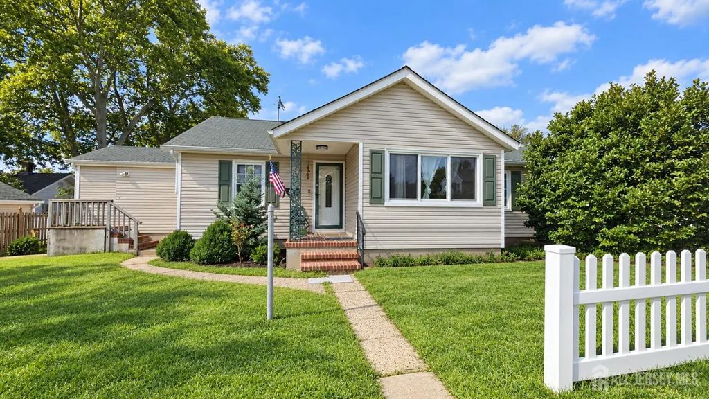 11 Pershing Avenue, Sayreville