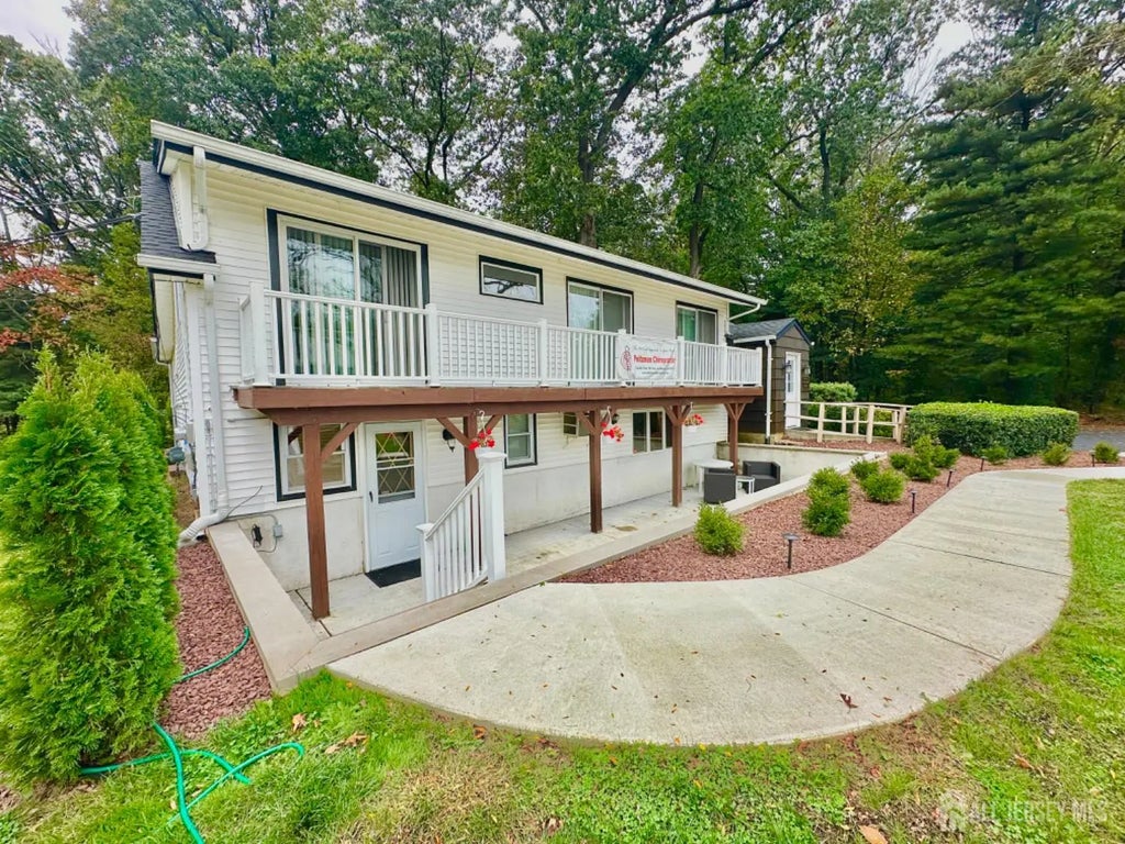 591 State Route 34 Route 1, Old Bridge