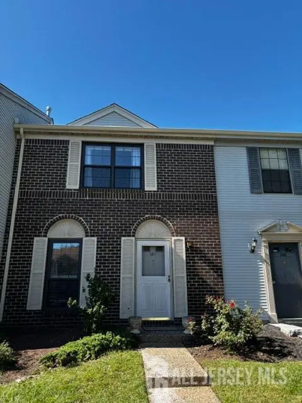 181 Hampshire Court, Piscataway
