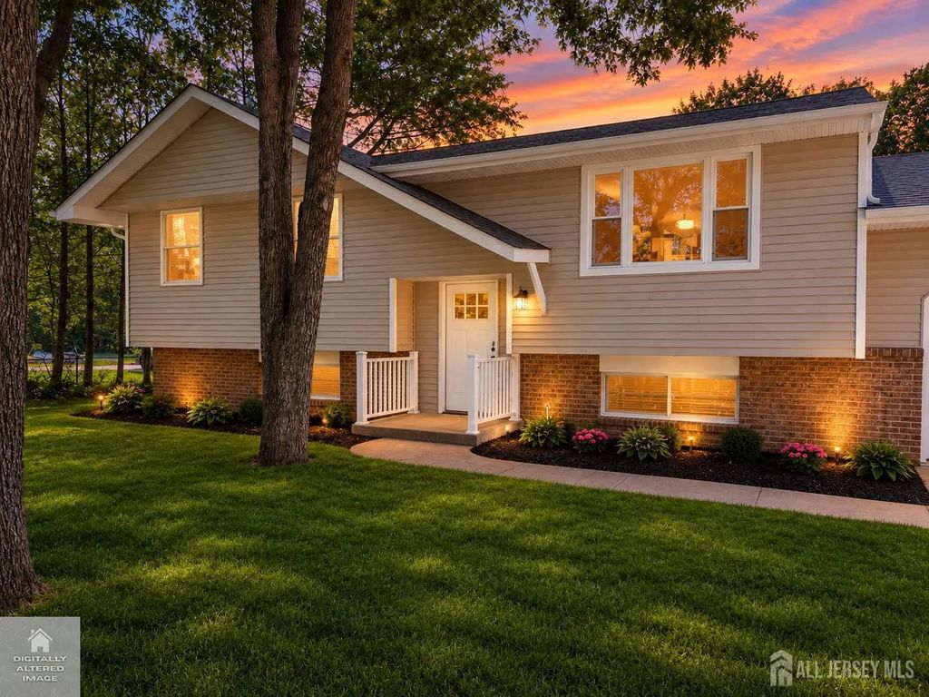 470 E Taunton Avenue E, Berlin Bor