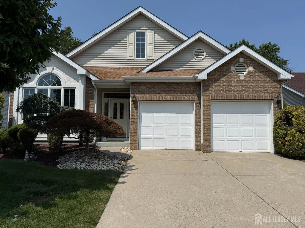 8 Wakefield Court, Monroe