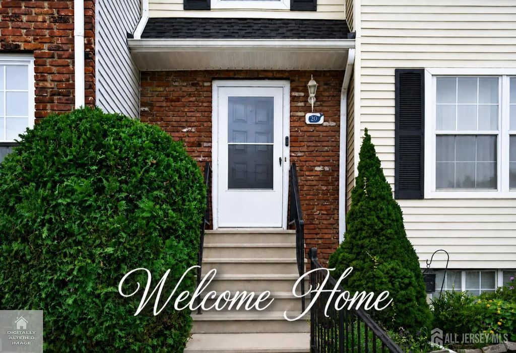 20 Karwatt Court, Sayreville