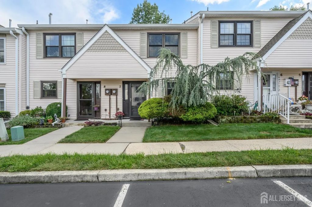 7 King Charles Court, Englishtown