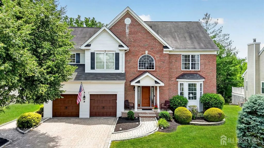 9 Summerfield Drive, Franklin Twsp