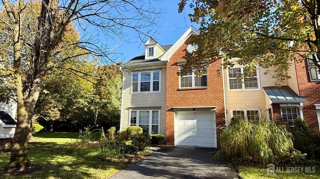 13 Lee Court, Plainsboro