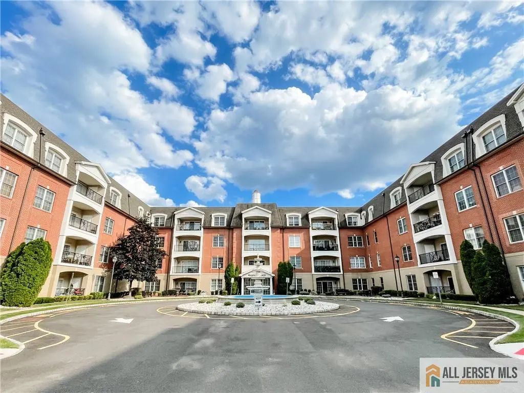 105 Regency Place, Woodbridge Proper