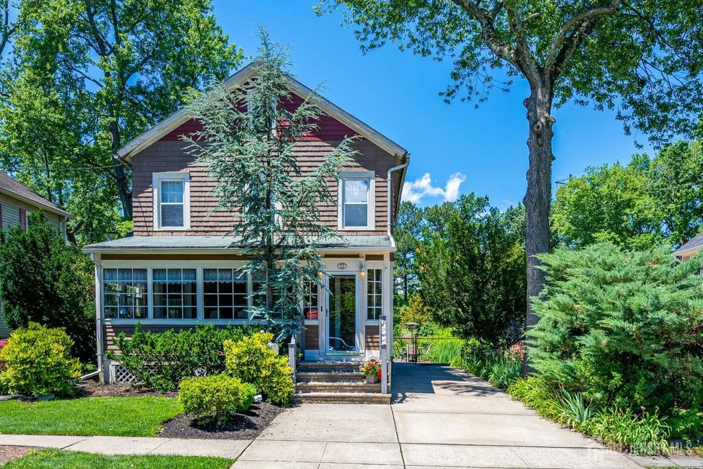 23 Rose Street, Metuchen