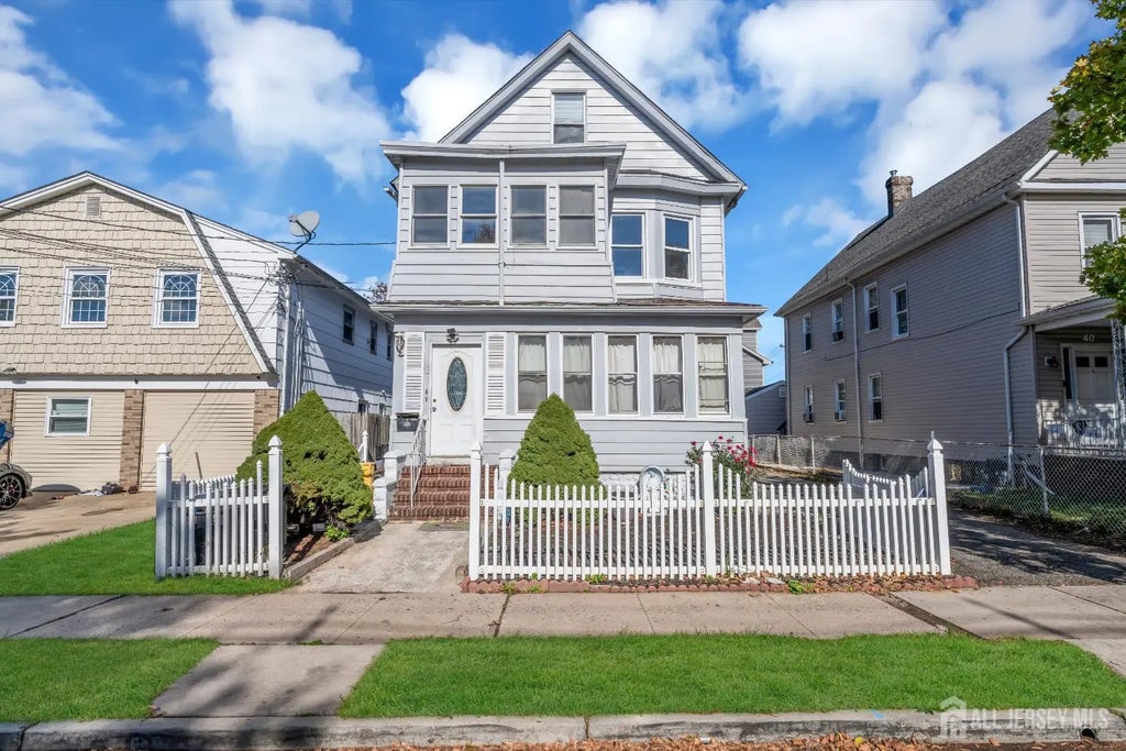 42 Pulaski Avenue, Carteret