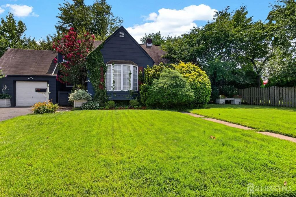 510 Cook Avenue, Middlesex