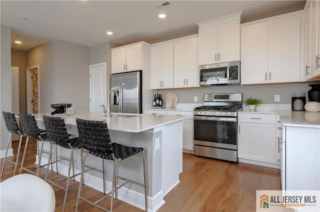 326 Cora Bergen Boulevard, Hopewell Twp