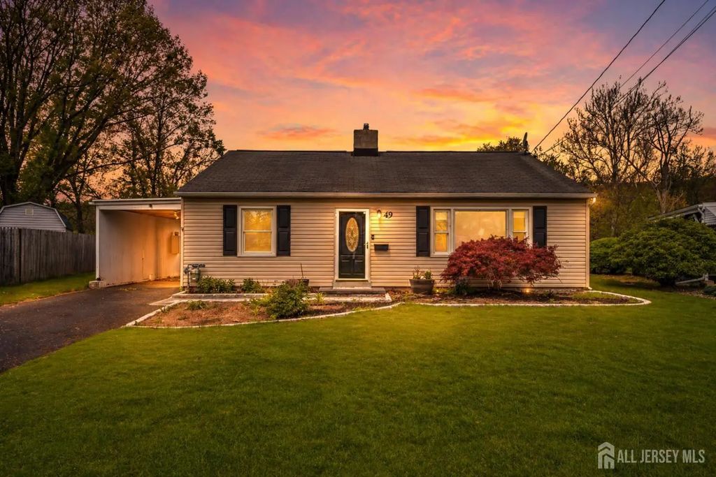 49 Louis Avenue, Middlesex
