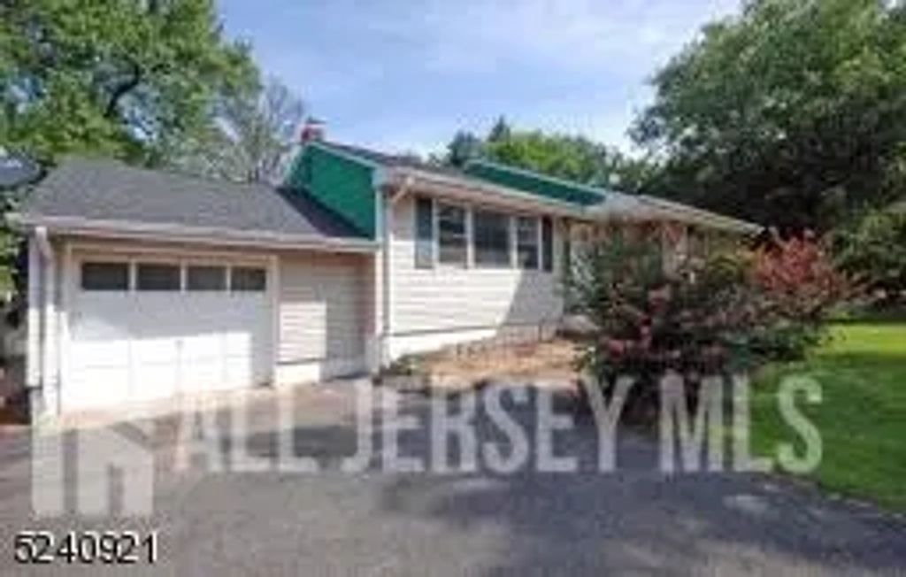 1508 New Durham Road, South Plainfield