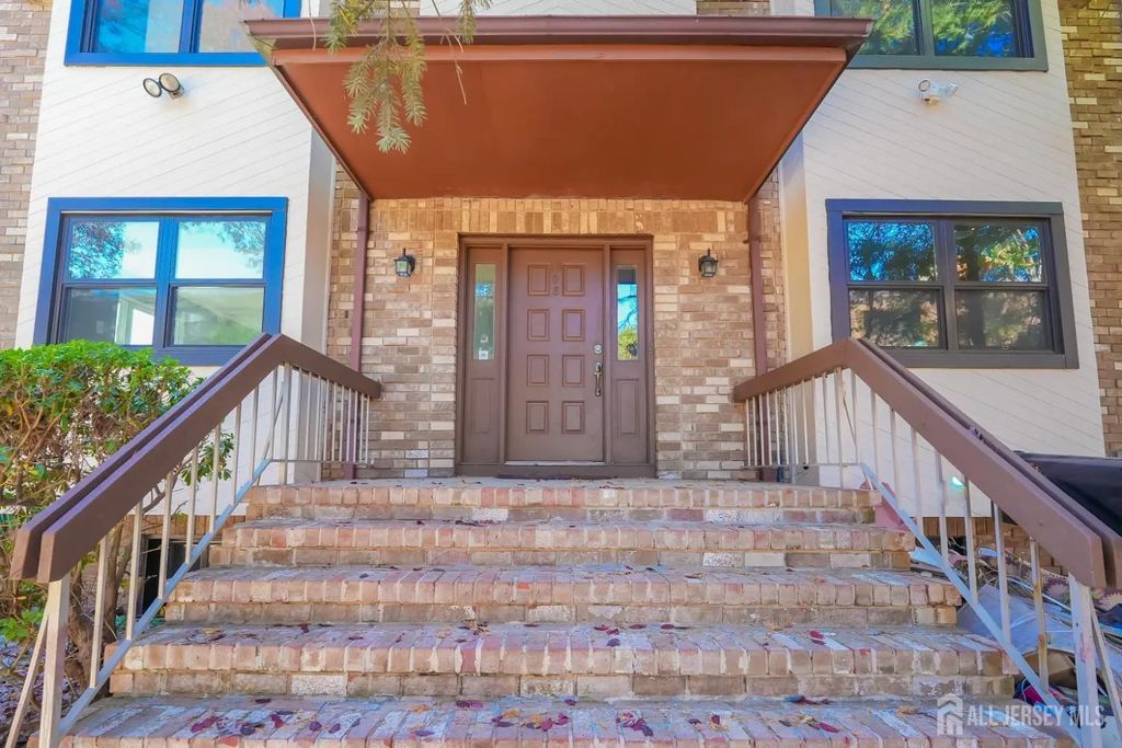 1308 Merrywood Drive, Edison