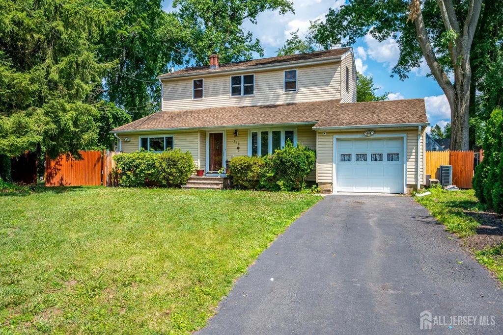 228 Henry Court, North Plainfield