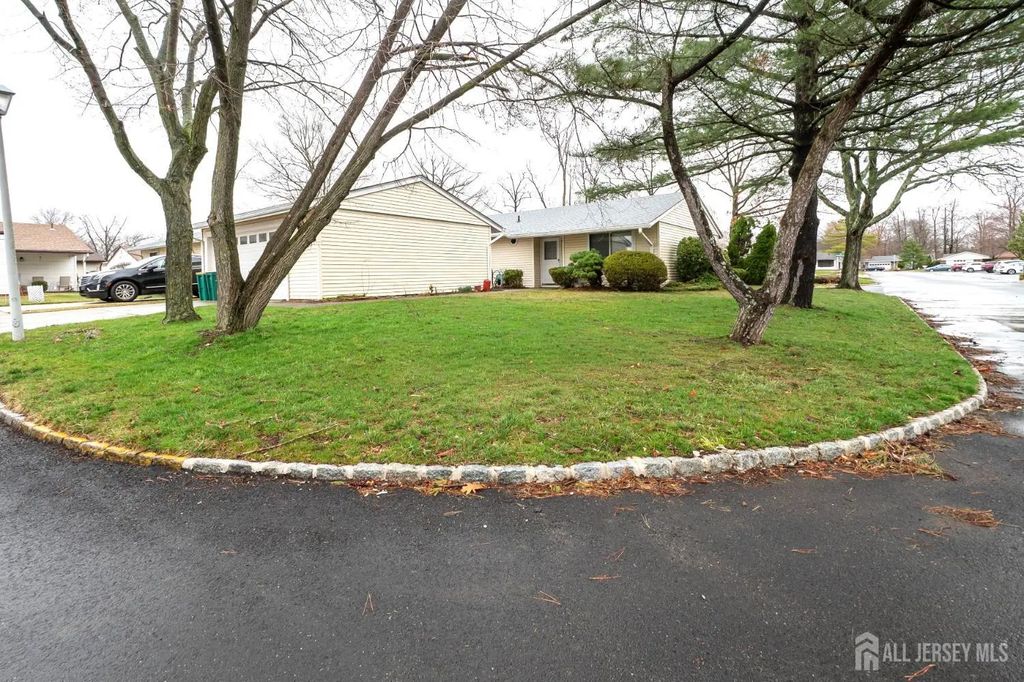 264-b Crosse Drive, Monroe