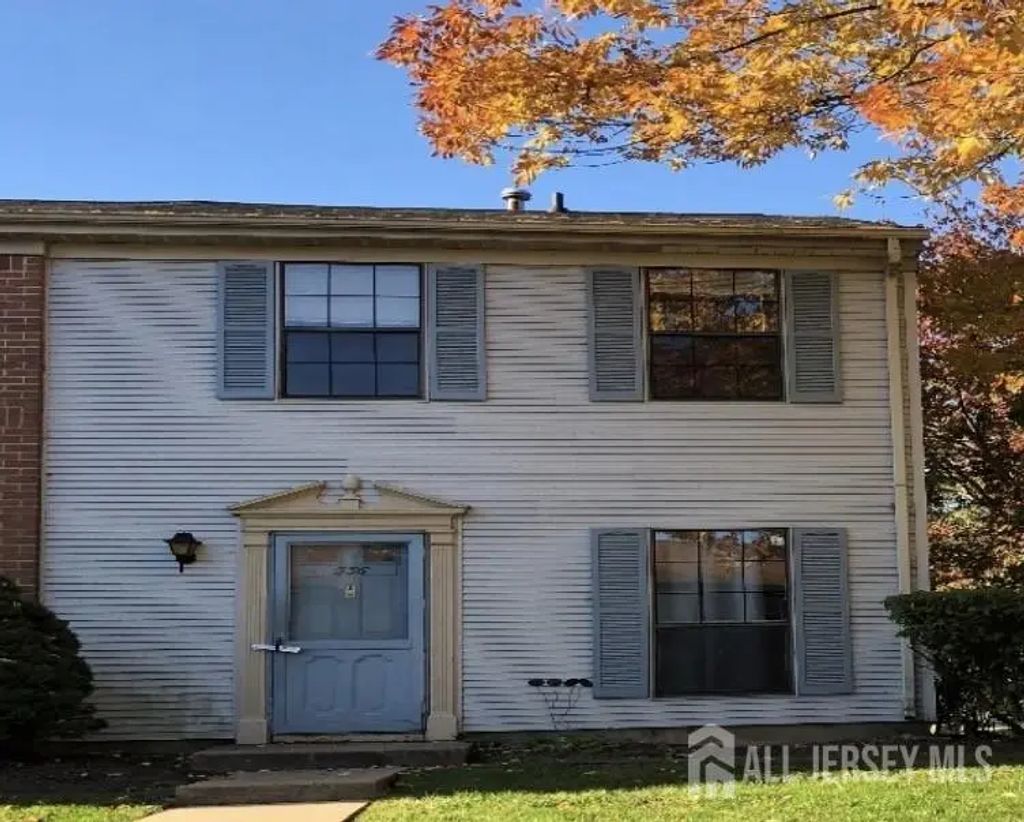536 Manchester Court, Piscataway