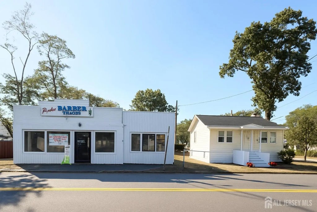 294 Devoe Avenue 2, Spotswood