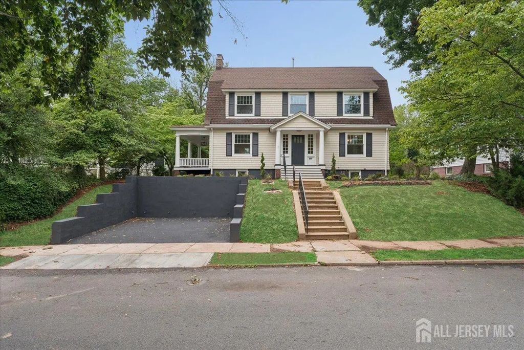 91 Lawrence Avenue, Highland Park