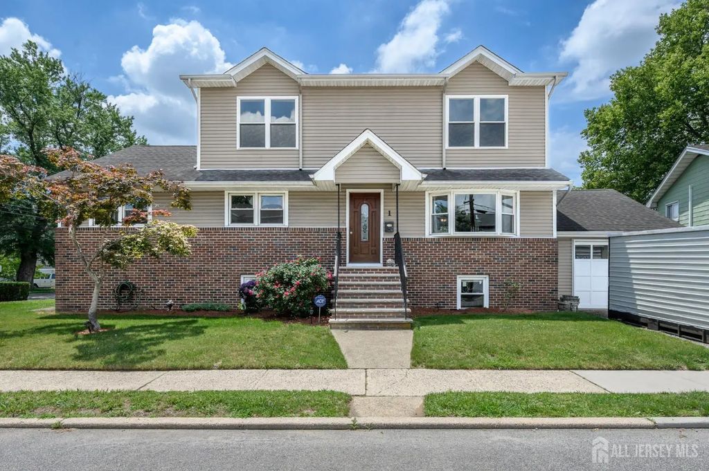 1 Veprek Lane, Hackensack