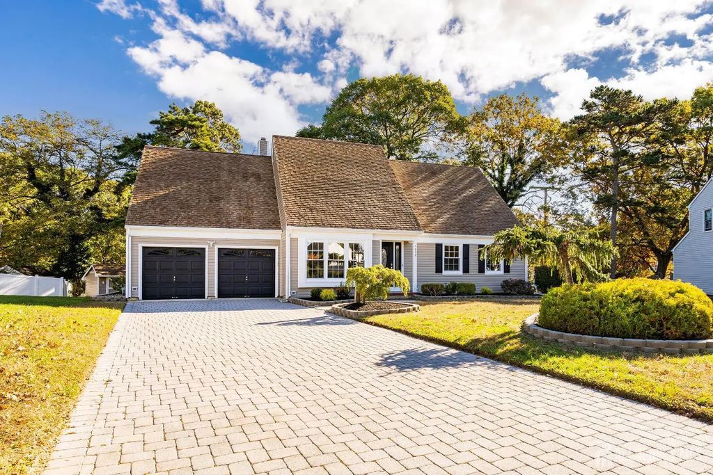 1432 Weeping Willow Court, Toms River