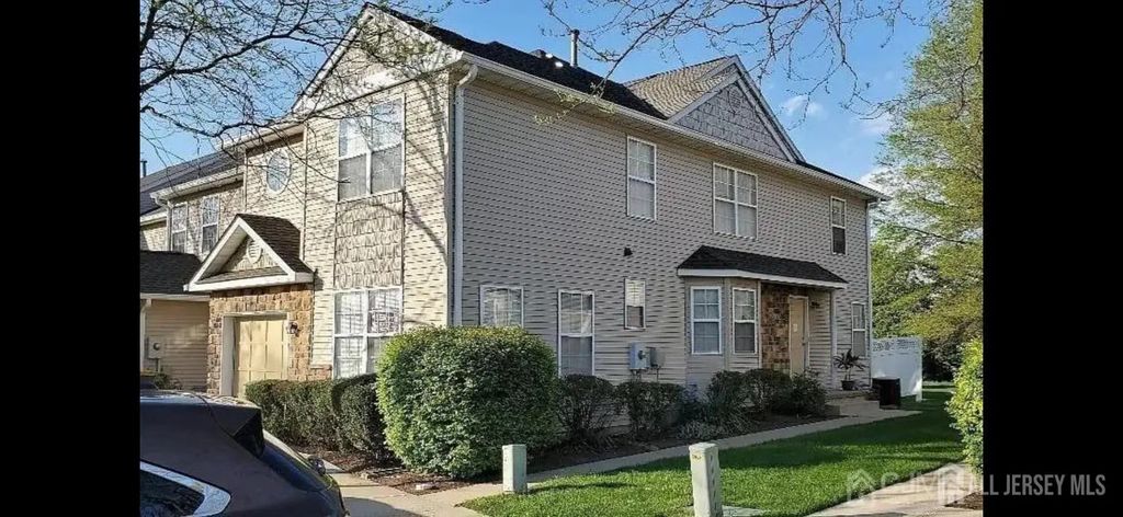 405 Cobblestone Court, South Brunswick