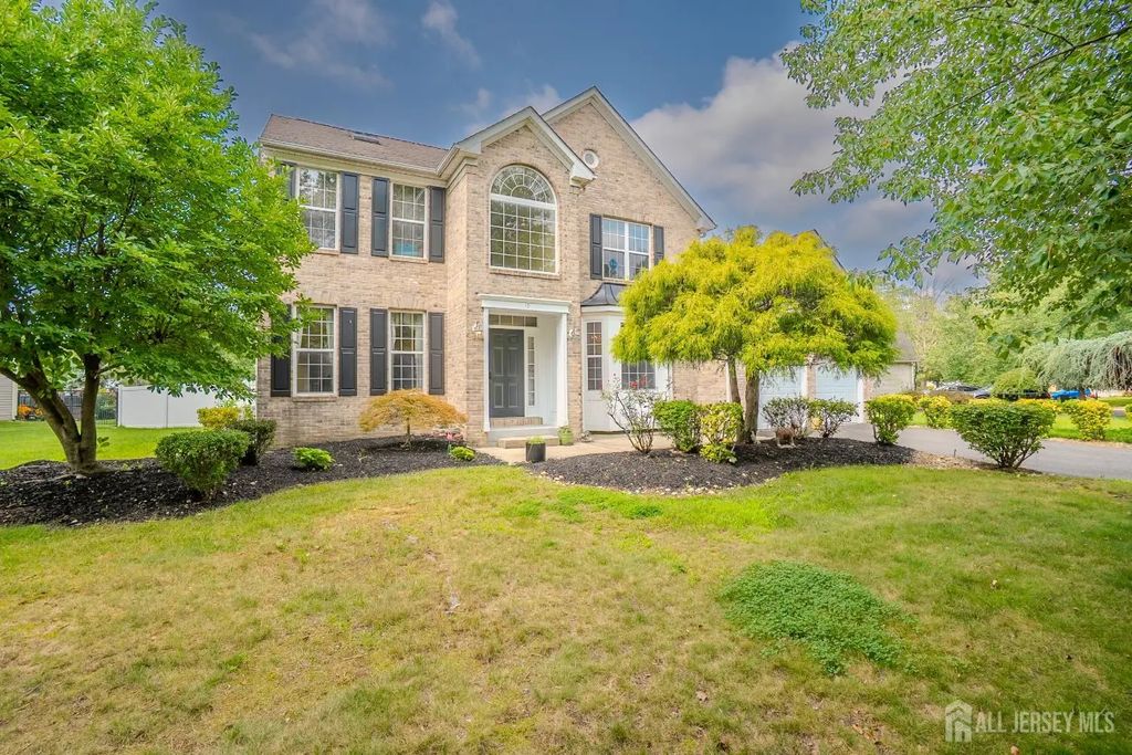 15 Inverness Lane, East Windsor