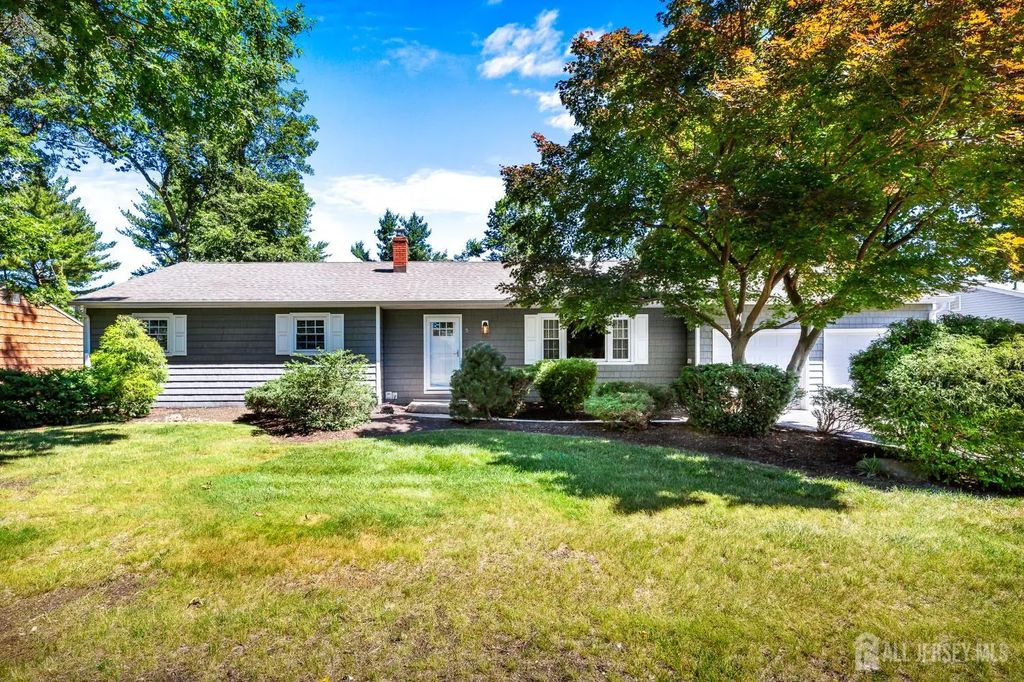 5 Camelot Drive, East Brunswick