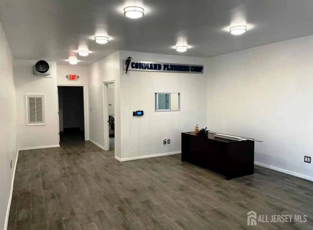 305 Amboy Avenue 1, Woodbridge Proper