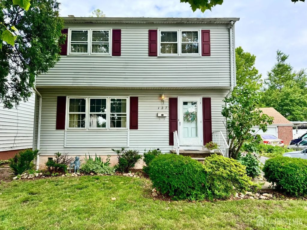 127 Hillcrest Avenue, Edison
