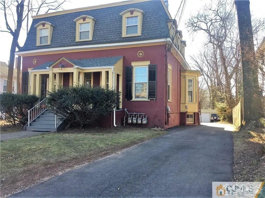 207 Woodbridge Avenue, Metuchen