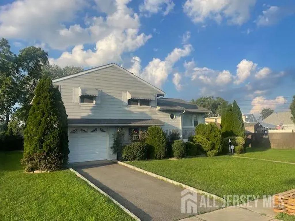 100 Wortylko Street, Carteret