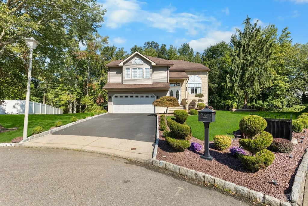 133 Winston Drive, Old Bridge