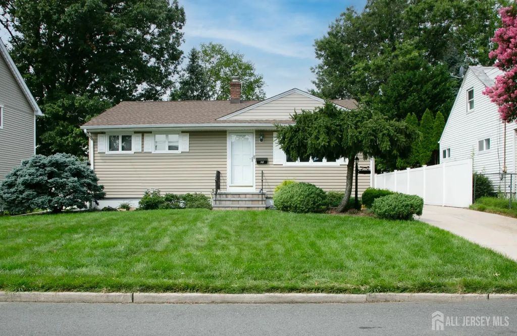 58 Schuyler Drive, Edison