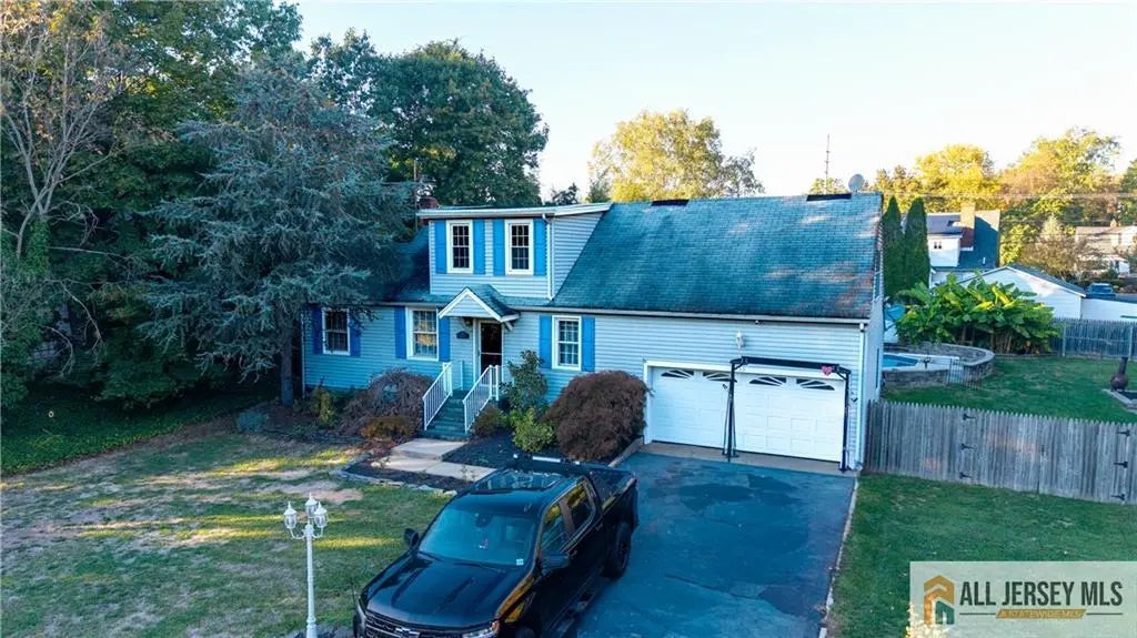 453 Route 33 E, East Windsor