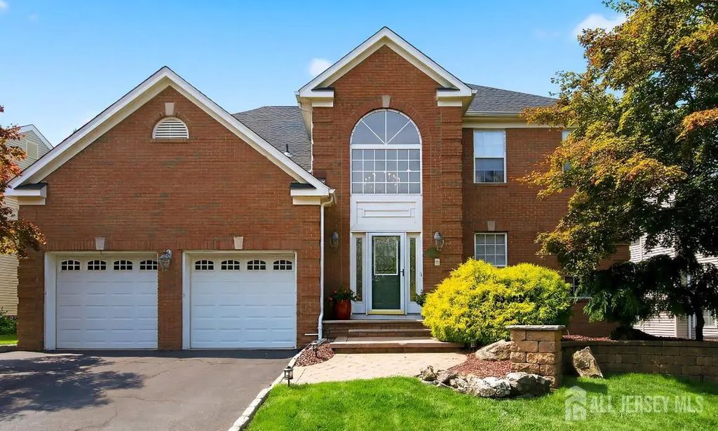 21 Heritage Drive, South River