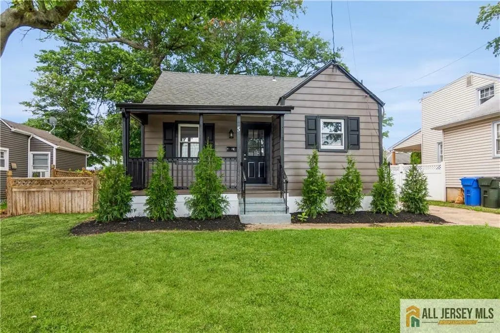 5 Madison Avenue, Avenel