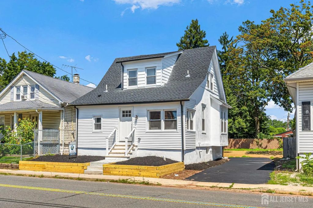 687 Hermann Road, North Brunswick