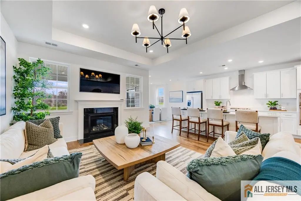 4 Longwood Drive, Monroe