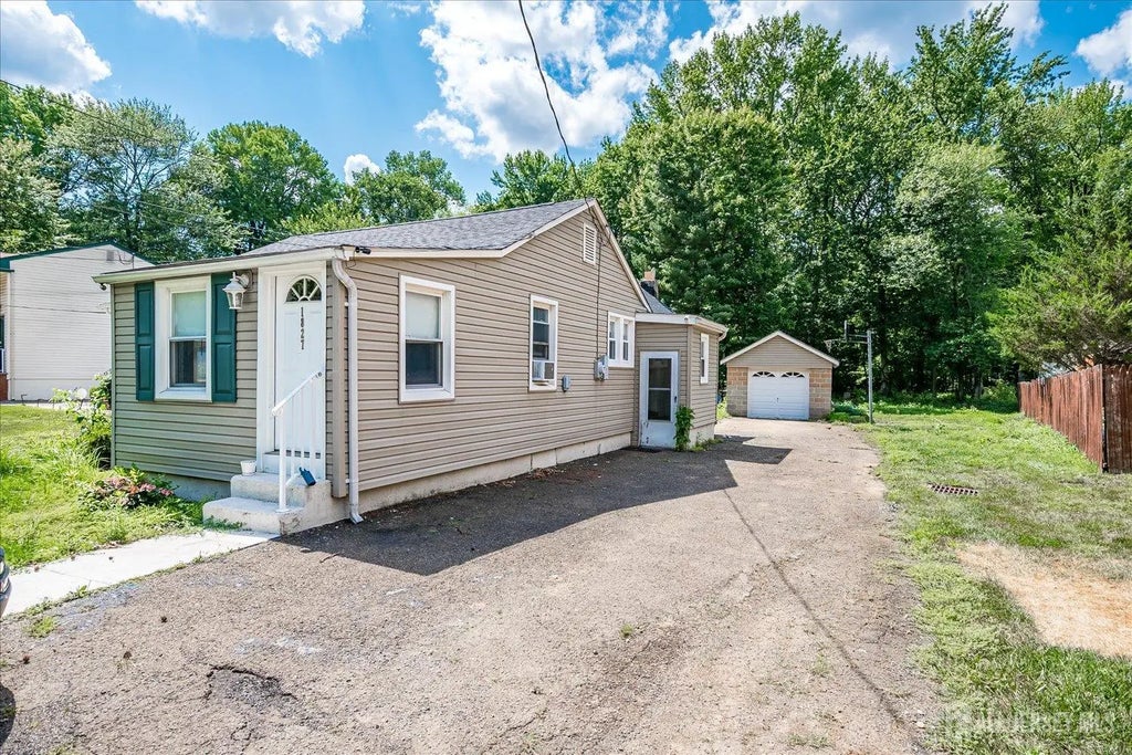 1827 Oak Road, North Brunswick