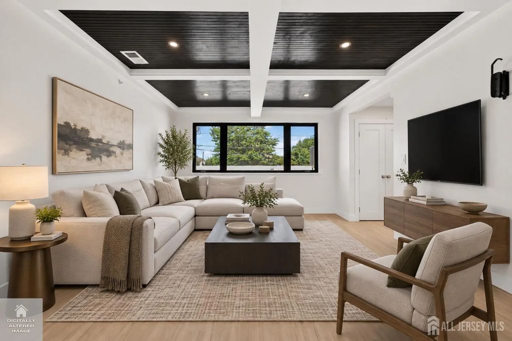 810 N 2nd Avenue, Highland Park