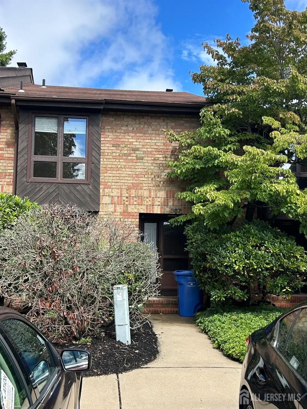 367 Willowbrook Drive, North Brunswick