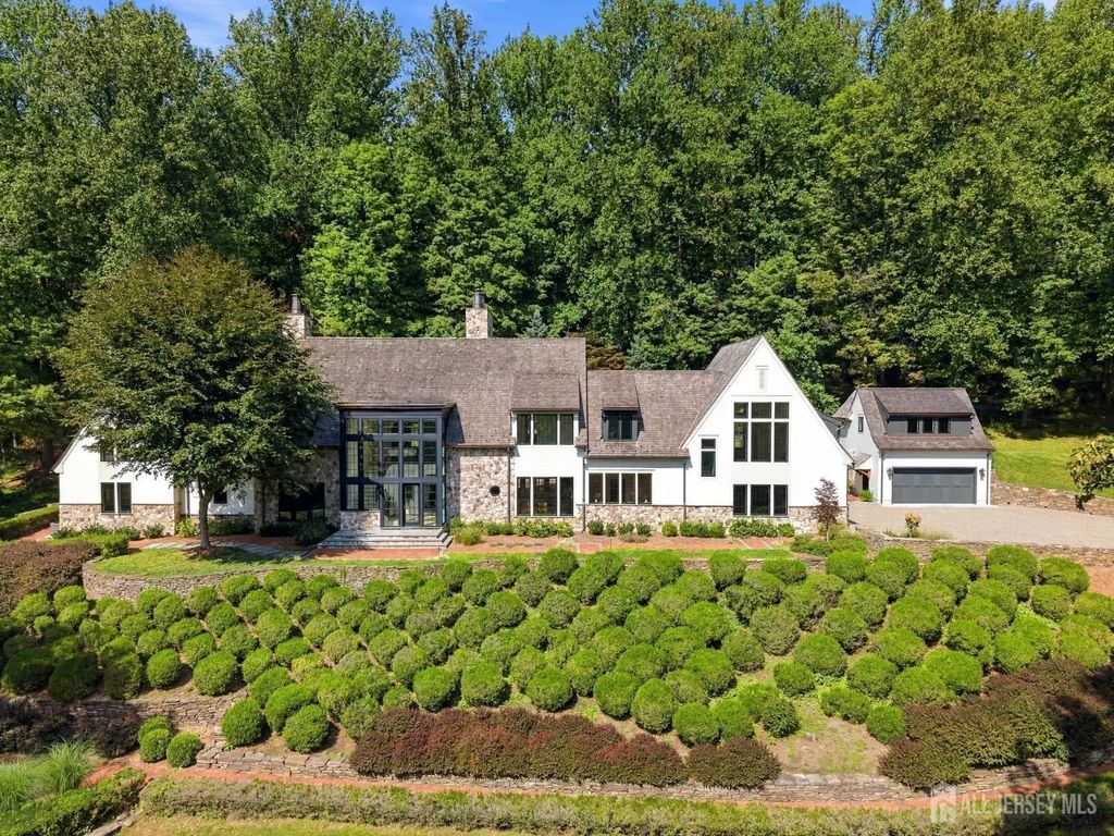 171 Campbell Road Road, Bernardsville