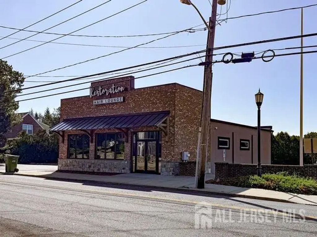 502 Washington Road 1, Sayreville